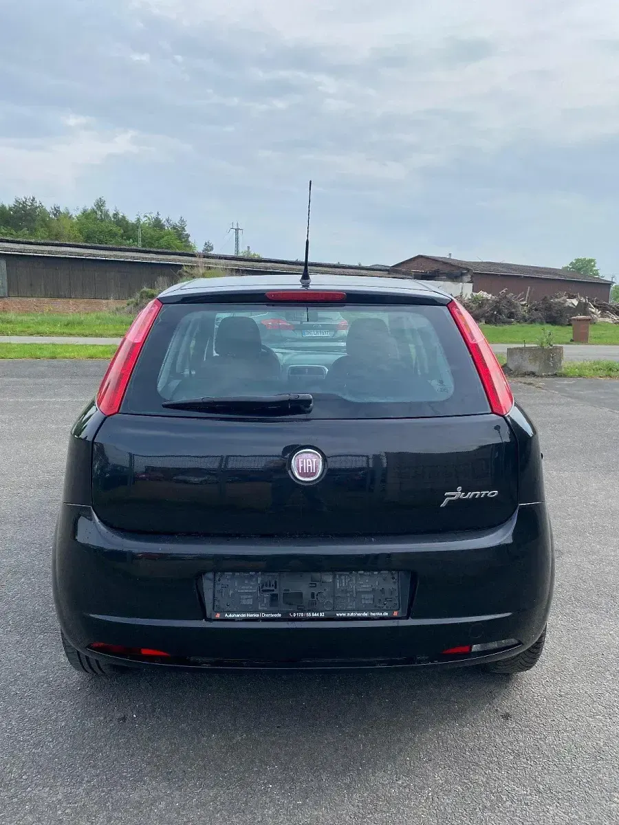 Gebraucht Fiat Grande Punto 75 PS (55 kW) 2011 Schwarz Kleinwagen