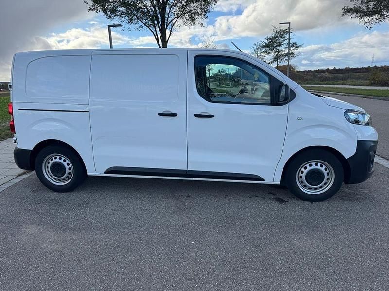 Gebraucht Opel Vivaro Edition 120 PS (88 kW) 2020 Weiß Van / Kleinbus