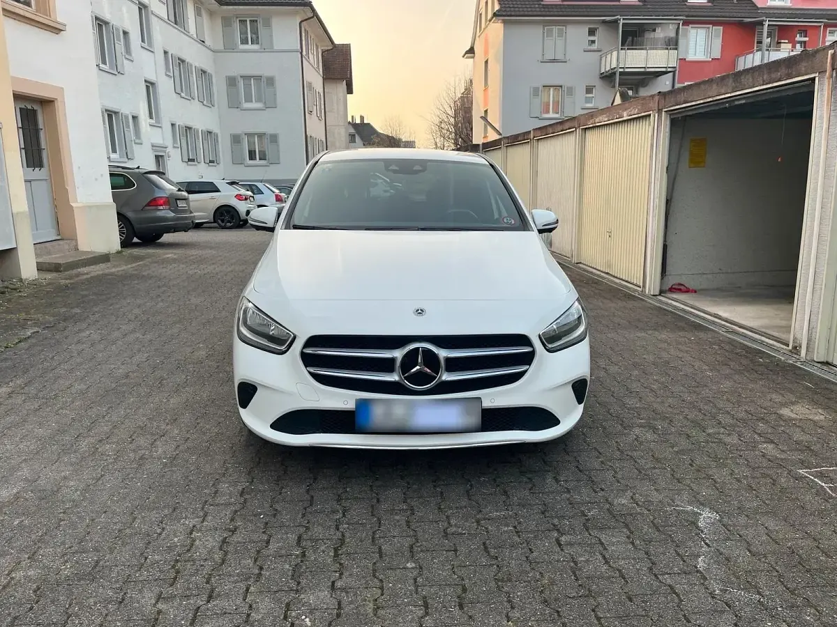 Gebraucht Mercedes B250e Style 218 PS (160 kW) 2021 Weiß Kleinwagen