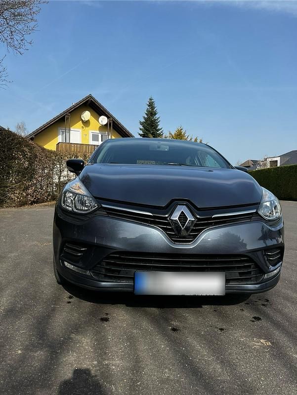 Gebraucht Renault Clio IV LIMITED 90 PS (66 kW) 2018 Grau Kleinwagen