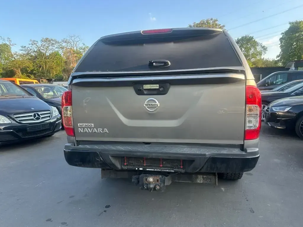 Gebraucht Nissan Navara N-Connecta 163 PS (119 kW) 2016 Grau Pickup