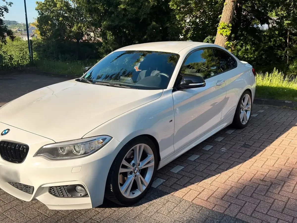 Gebraucht BMW 220 Sport Line 200 PS (147 kW) 2014 Weiß Coupé
