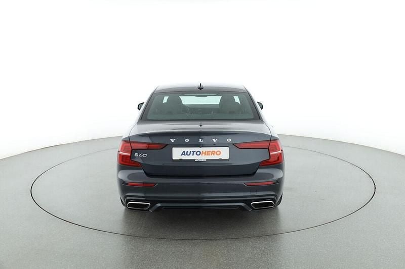 Gebraucht Volvo S60 R-Design 250 PS (183 kW) 2020 Grau Limousine