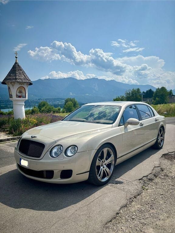 Beige Gebraucht 2010 Bentley Continental Flying Spur Limousine | 34.900 € (Etwas zu teuer) - Bild 1/4