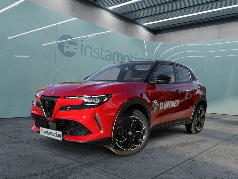 Rot Gebraucht 2024 Alfa Romeo Junior Edizione Speciale Limousine | 44.750 € (Teuer) - Bild 1/3