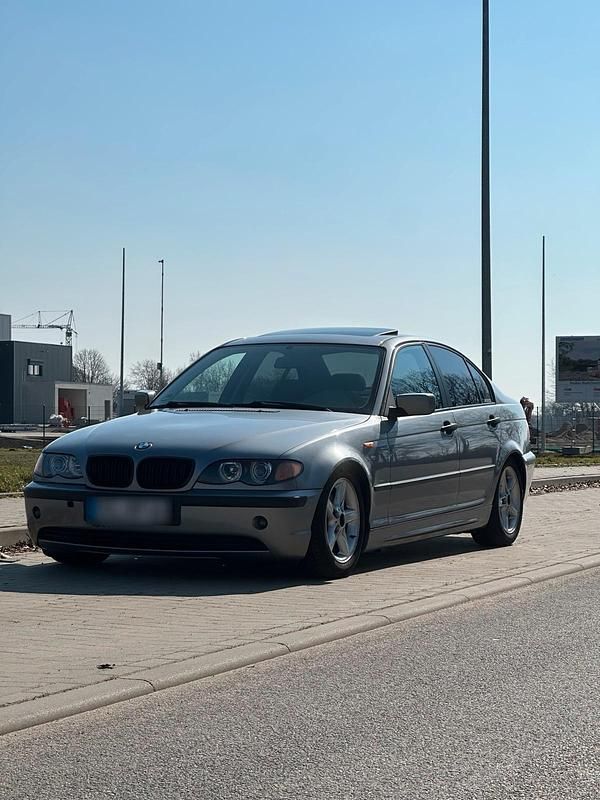 Gebraucht BMW 318 143 PS (105 kW) 2005 Grau Limousine