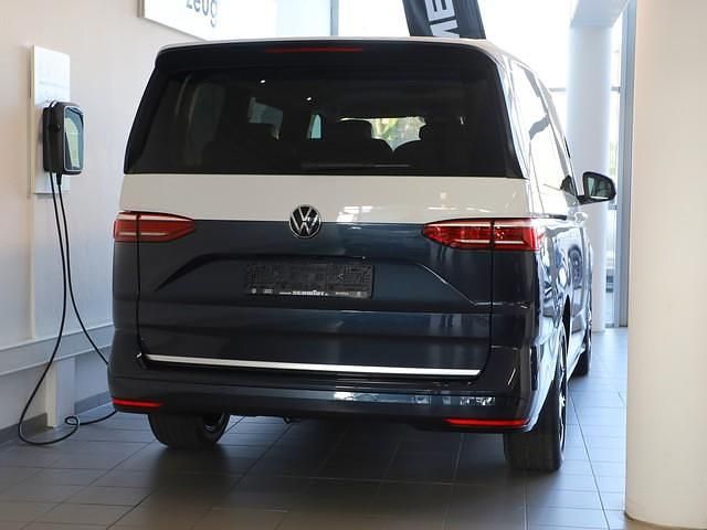 Neu VW Multivan Life 150 PS (110 kW) 2026 Candyweiß/ starlight blue metal Van