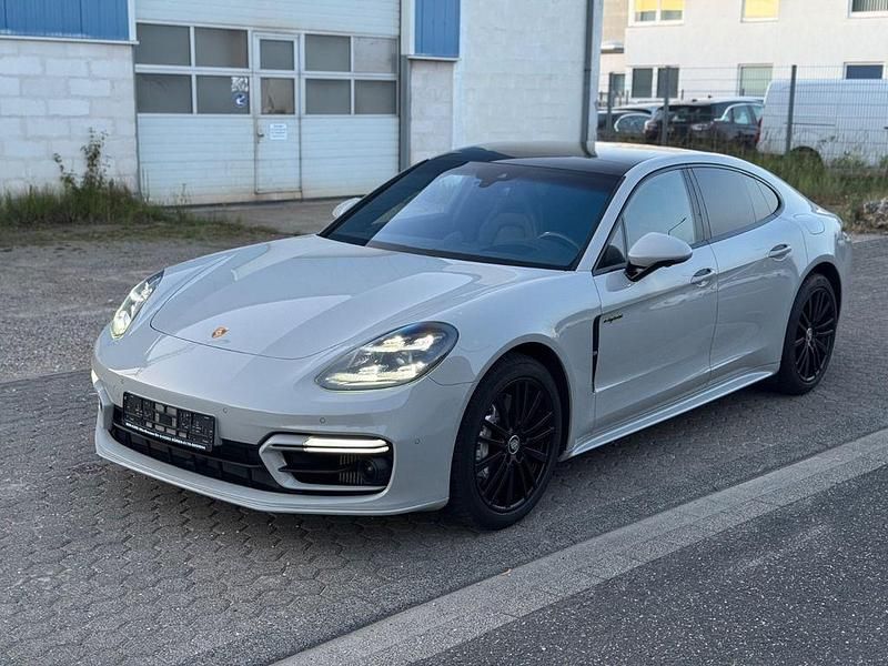 Grau Gebraucht 2021 Porsche Panamera 4 Limousine | 69.999 € (Superpreis) - Bild 1/4