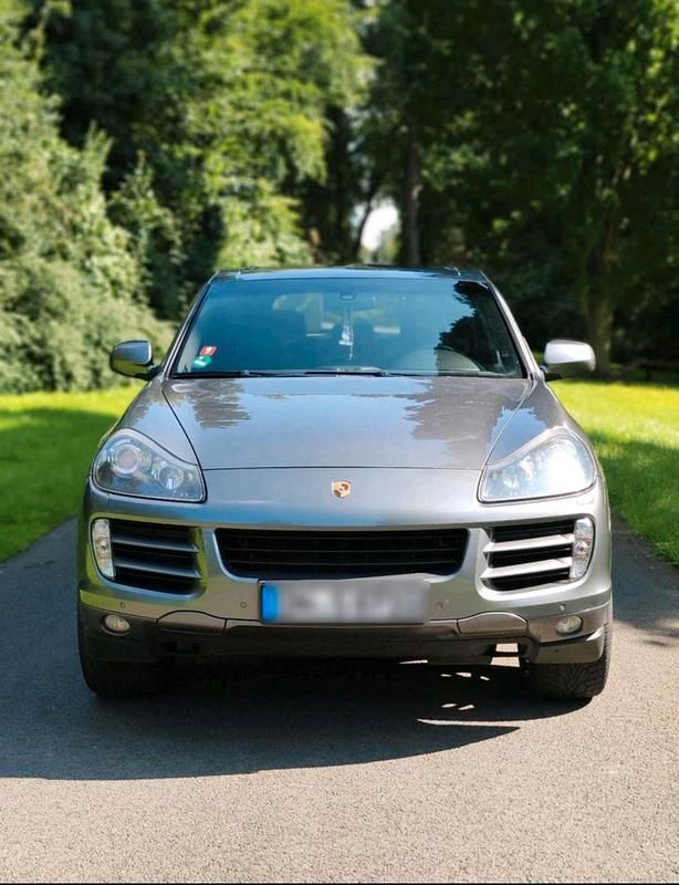 Grau Gebraucht 2010 Porsche Cayenne SUV | 11.500 € (Fairer Preis) - Bild 1/4