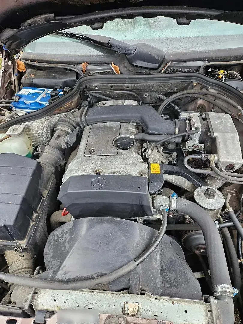 Gebraucht Mercedes E220 150 PS (110 kW) 1993 Gold Kombi