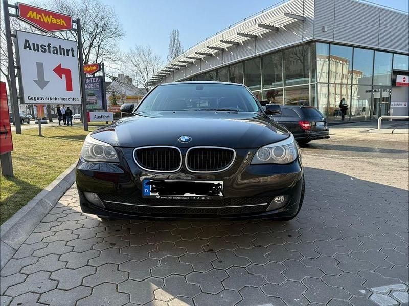 Gebraucht BMW 520 177 PS (130 kW) 2009 Schwarz Limousine