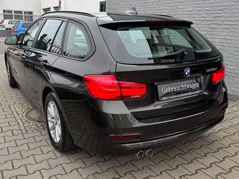 Gebraucht BMW 320 Advantage 190 PS (139 kW) 2017 Grau Kombi