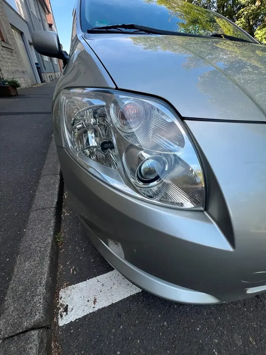 Gebraucht Toyota Auris 98 PS (72 kW) 2007 Grau Kleinwagen