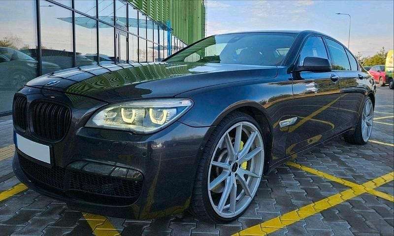 Schwarz Gebraucht 2011 BMW 750 Performance Limousine | 18.100 € - Bild 1/4