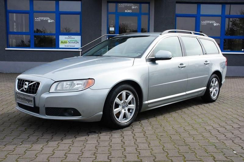 Silber Gebraucht 2012 Volvo V70 Kinetic Kombi | 5.100 € (Fairer Preis) - Bild 1/4