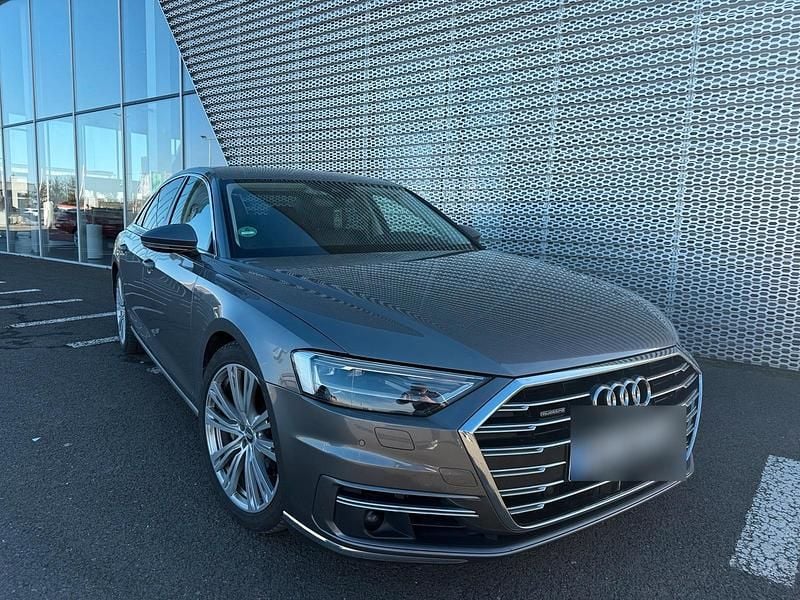 Grau Gebraucht 2018 Audi A8 Limousine | 34.500 € - Bild 1/4