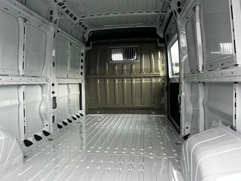 Neu Opel Movano 179 PS (131 kW) 2025 Weiß Van