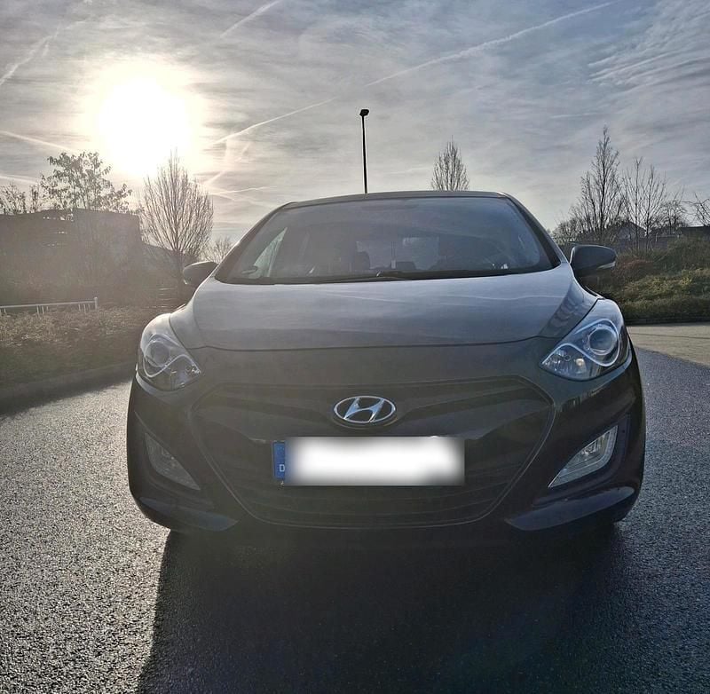 Gebraucht Hyundai i30 110 PS (80 kW) 2014 Schwarz Limousine