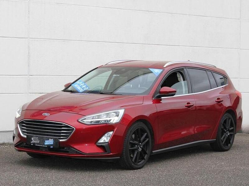Gebraucht Ford Focus Titanium 150 PS (110 kW) 2019 Rot Kombi