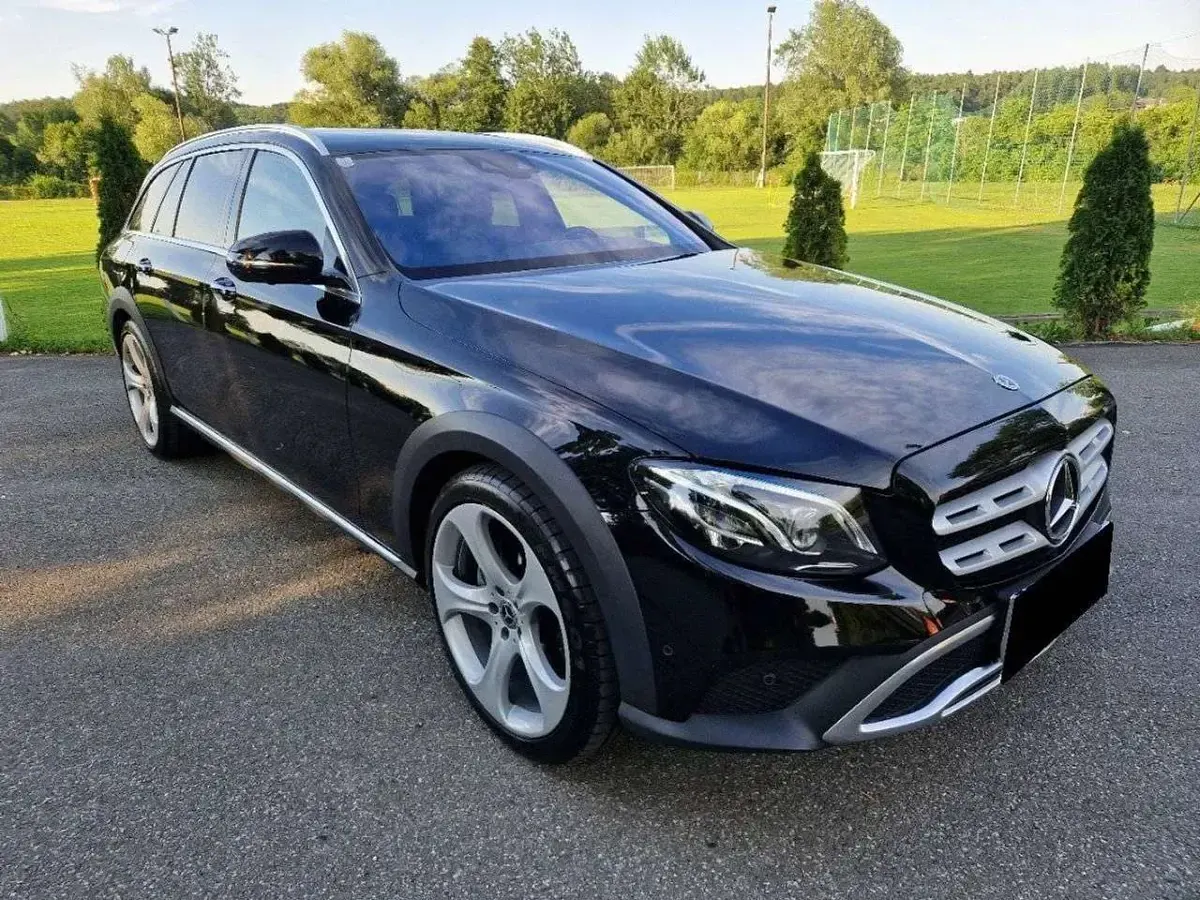 Gebraucht Mercedes E220 All-Terrain Avantgarde 194 PS (142 kW) 2017 Schwarz Kombi