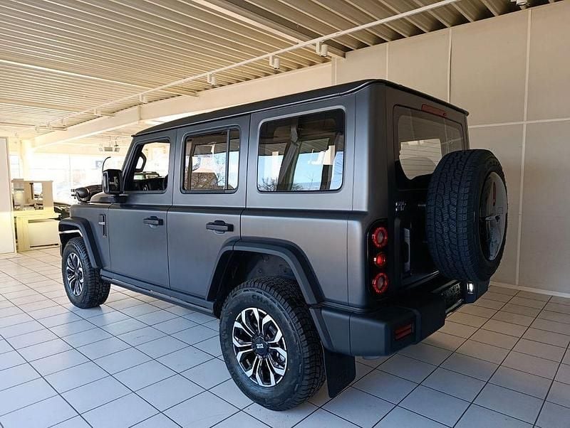 Neu BAW 212 166 PS (122 kW) 2026 Grau SUV