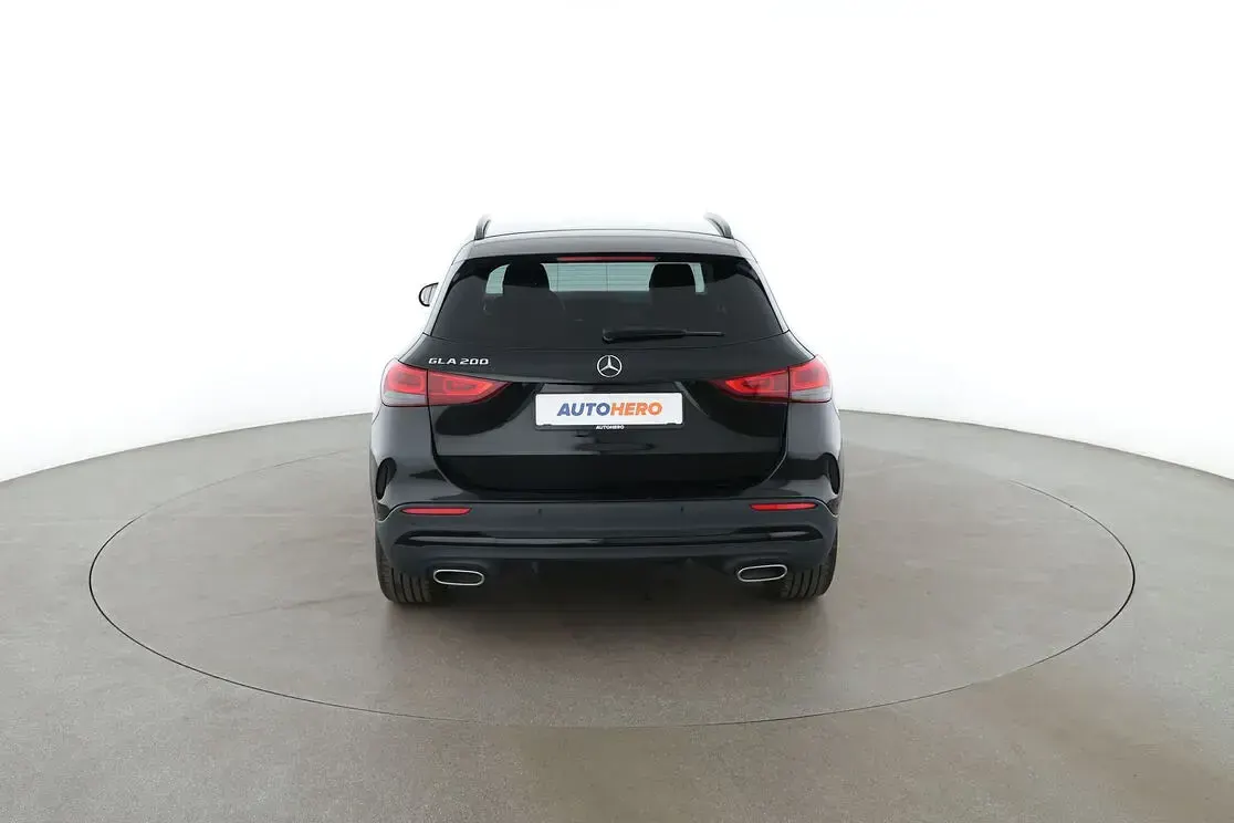 Gebraucht Mercedes GLA200 AMG line 163 PS (119 kW) 2022 Schwarz SUV