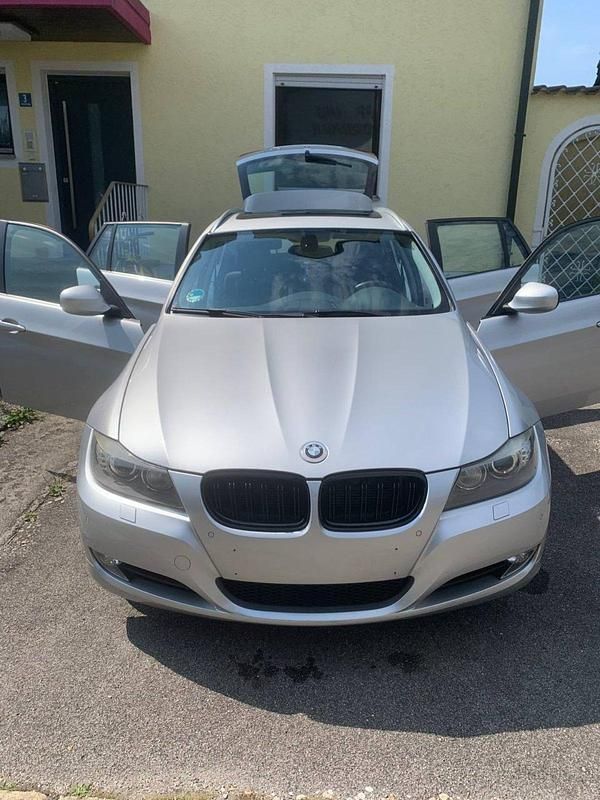Gebraucht BMW 316 115 PS (84 kW) 2012 Grau Kombi