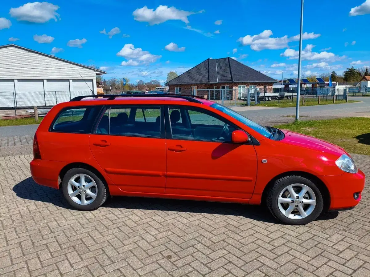 Używany Toyota Corolla Sol 116 KM (85 kW) 2005 Czerwony Kombi
