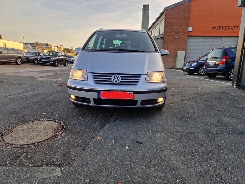 Silber Gebraucht 2008 VW Sharan Van / Kleinbus | 2.750 € (Superpreis) - Bild 1/4