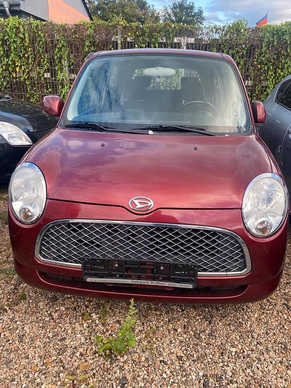 Gebraucht Daihatsu Trevis 55 PS (40 kW) 2008 Rot Kleinwagen