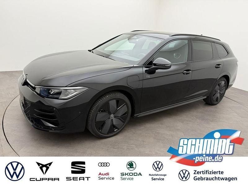 Schwarz Gebraucht 2025 VW Passat R-line Kombi | 46.300 € (Fairer Preis) - Bild 1/4