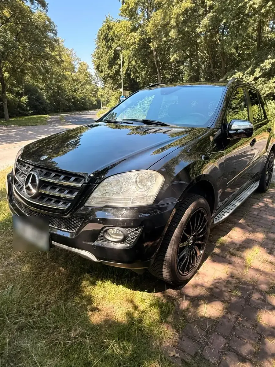Gebraucht Mercedes ML350 231 PS (169 kW) 2010 Schwarz SUV