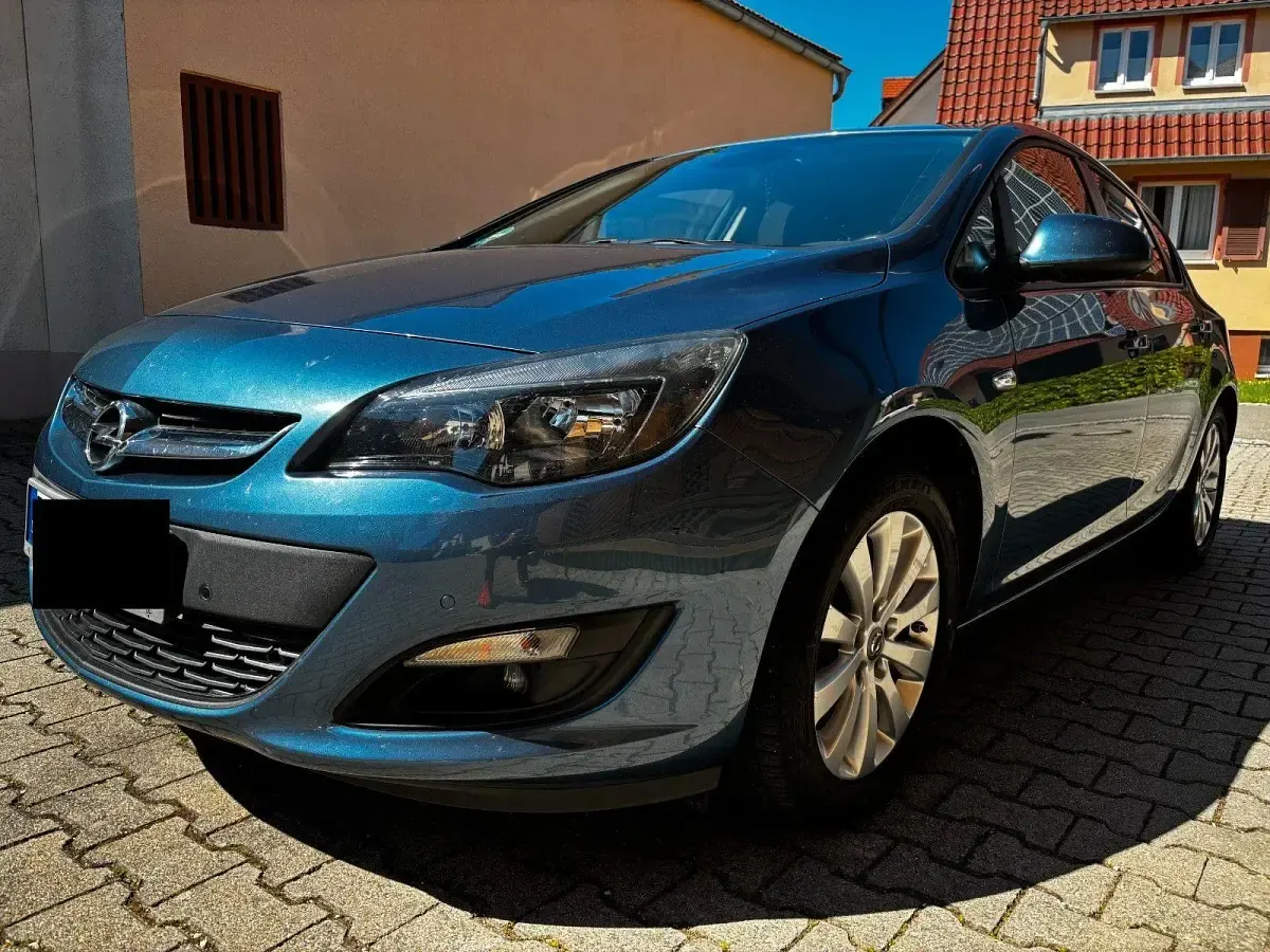 Gebraucht Opel Astra 136 PS (100 kW) 2015 Blau Kombi
