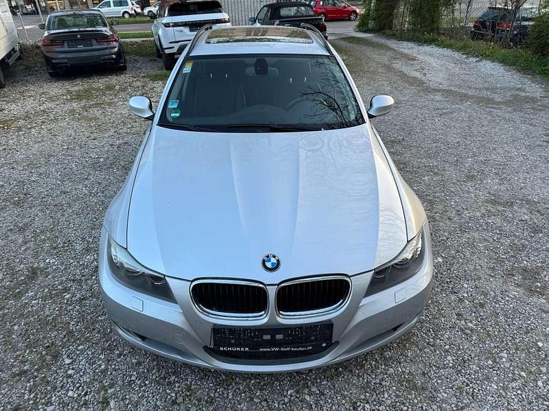 Gebraucht BMW 320 170 PS (125 kW) 2009 Silber Kombi