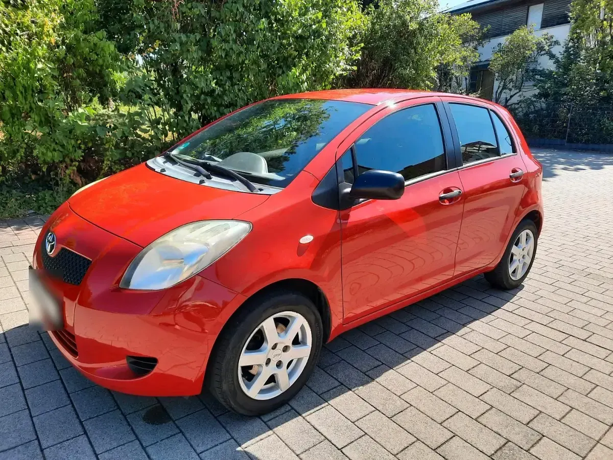 Gebraucht Toyota Yaris 69 PS (50 kW) 2007 Rot Kleinwagen
