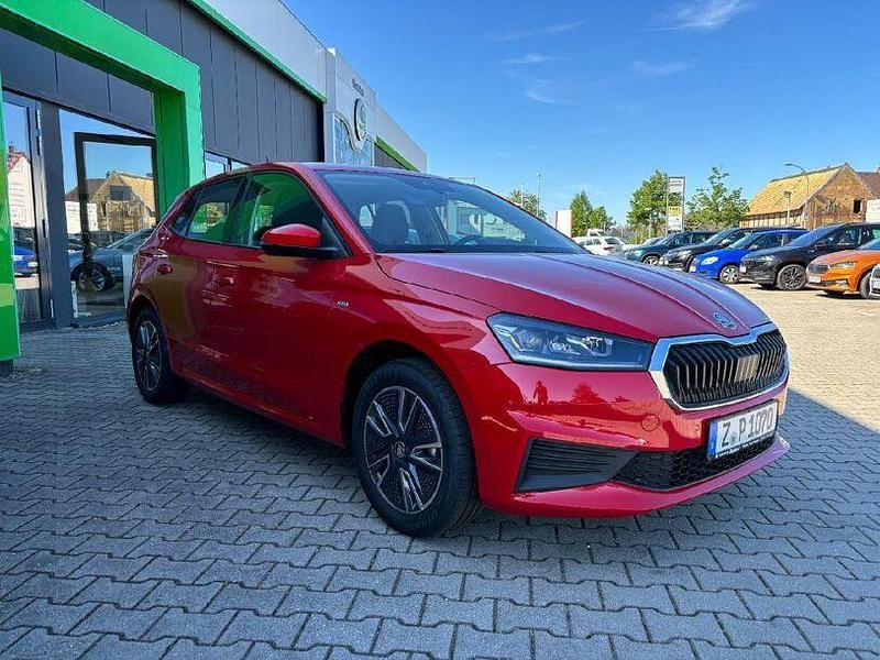 Gebraucht Skoda Fabia Tour 65 PS (47 kW) 2024 Velvet rot metallic Limousine