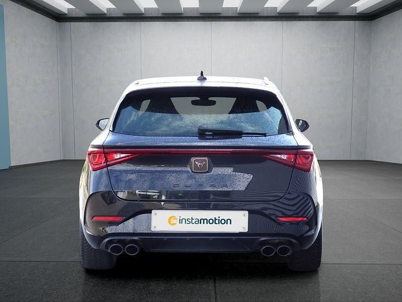 Second-hand Cupra Leon 300 CP (220 kW) 2023 Negru Break