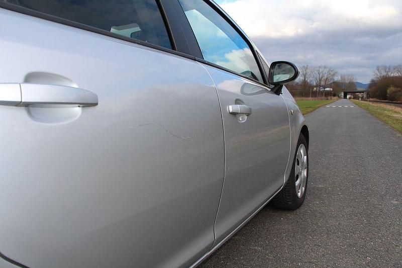 Gebraucht Opel Corsa Edition 87 PS (63 kW) 2010 Silber Kleinwagen