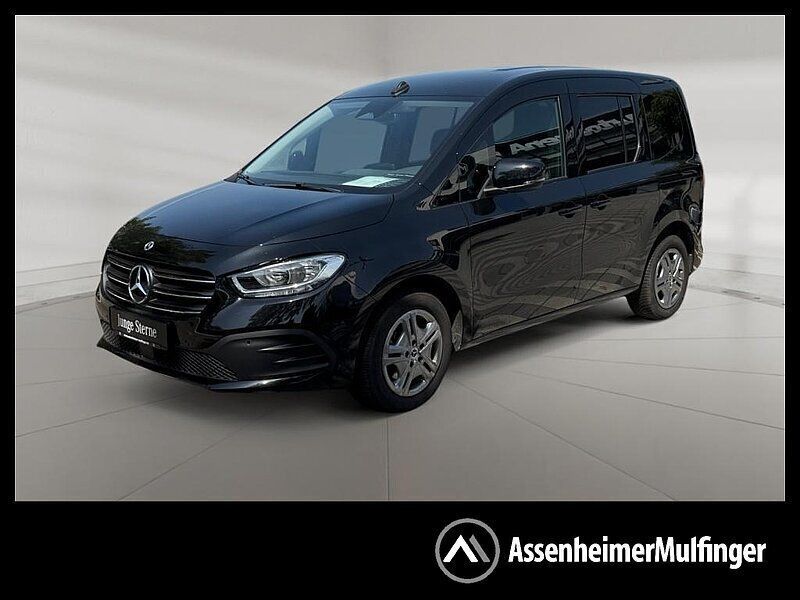 Loparitschwarz metallic Gebraucht 2023 Mercedes 180 Limousine | 28.540 € (Fairer Preis) - Bild 1/4
