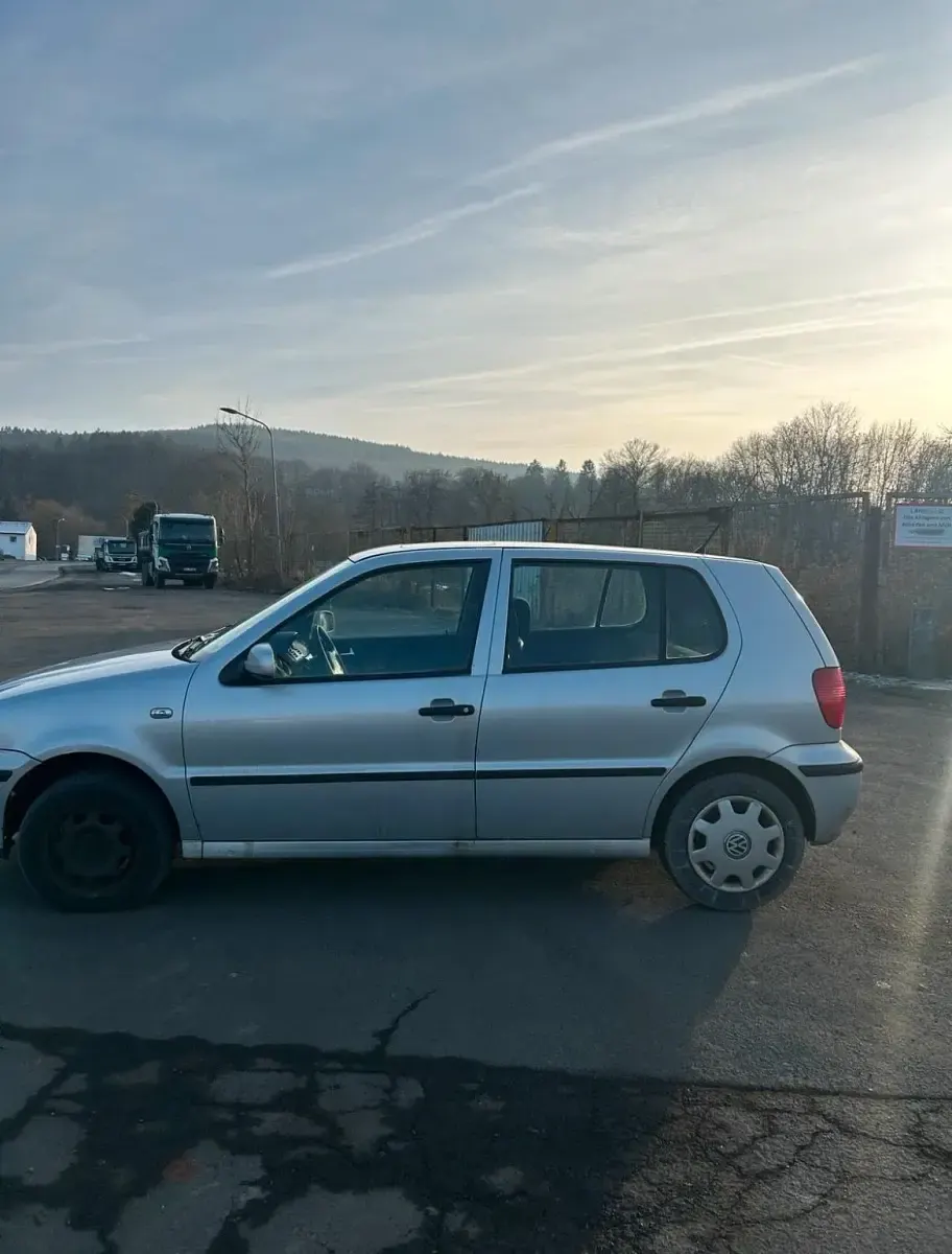 Używany VW Polo 75 KM (55 kW) 2000 Srebrny Hatchback
