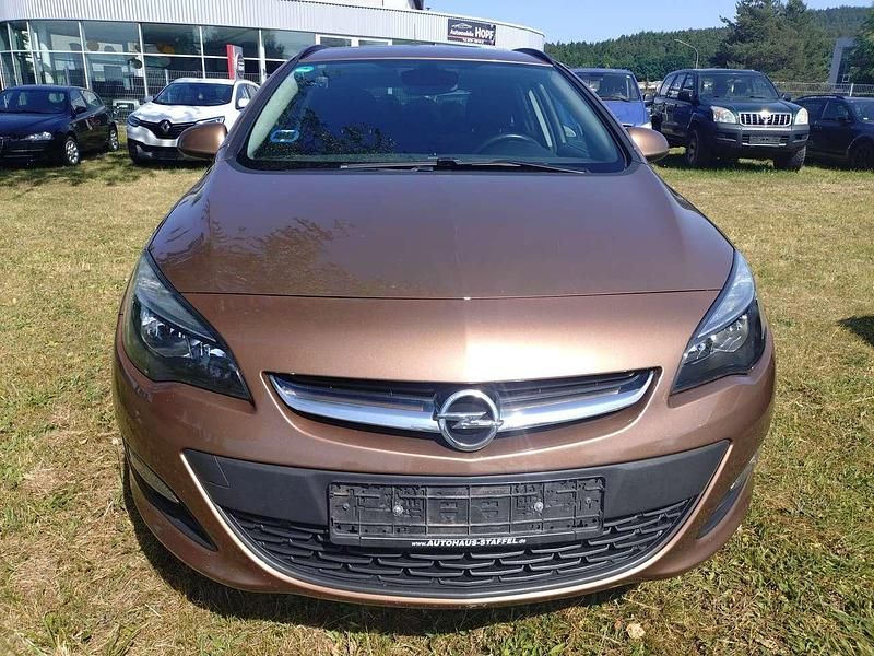 Braun Gebraucht 2015 Opel Astra Kombi | 5.999 € (Fairer Preis) - Bild 1/4