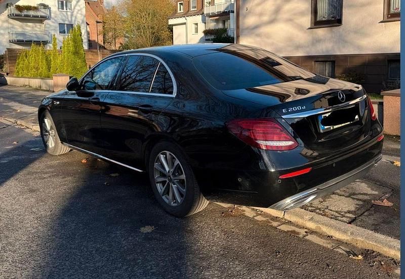 Gebraucht Mercedes E200 150 PS (110 kW) 2019 Schwarz Limousine