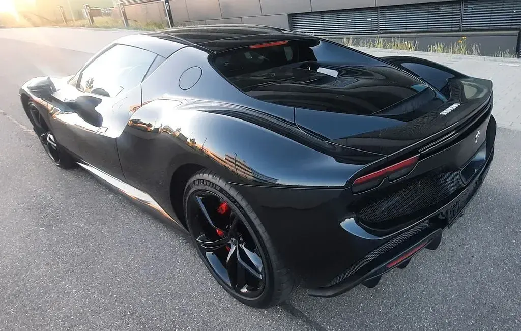 Second-hand Ferrari 296 829 CP (609 kW) 2024 Negru Coupe