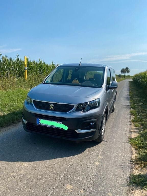 Grau Gebraucht 2021 Peugeot Rifter Active Van / Kleinbus | 17.800 € (Fairer Preis) - Bild 1/4