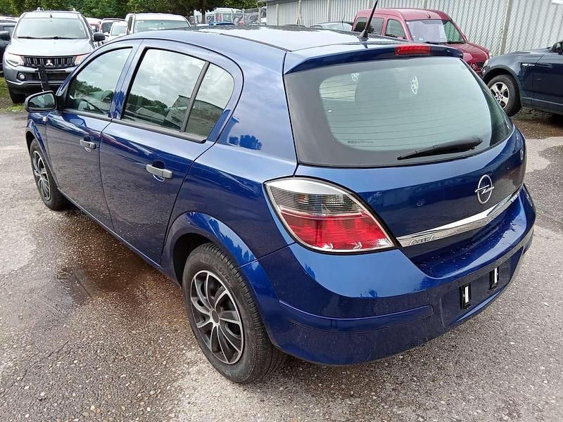 Gebraucht Opel Astra Selection 90 PS (66 kW) 2009 Blau Limousine