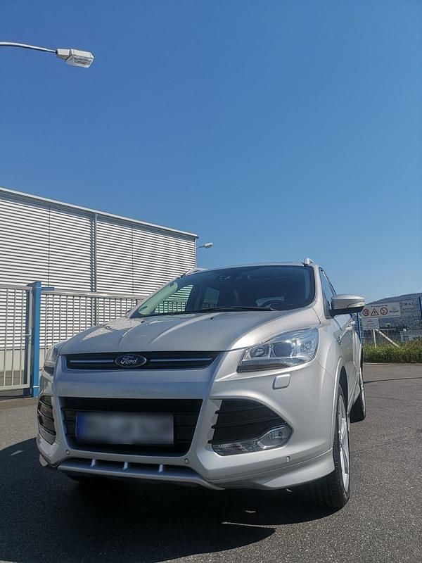 Gebraucht Ford Kuga 182 PS (133 kW) 2016 Silber SUV