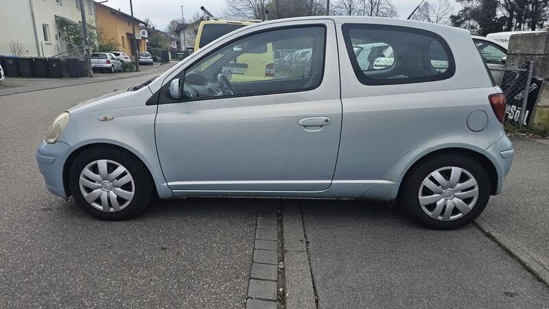 Gebraucht Toyota Yaris 65 PS (47 kW) 2004 Blau Kleinwagen