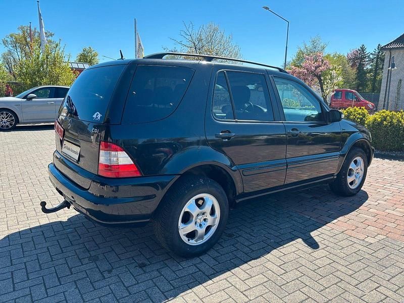 Gebraucht Mercedes ML270 163 PS (119 kW) 2003 Schwarz SUV