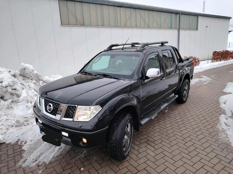 Gebraucht Nissan Navara 126 PS (92 kW) 2008 Schwarz Abholung