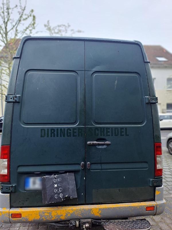 Second-hand Mercedes Sprinter 82 CP (60 kW) 2000 Verde Van